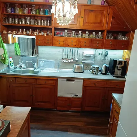 Detached рилски кът