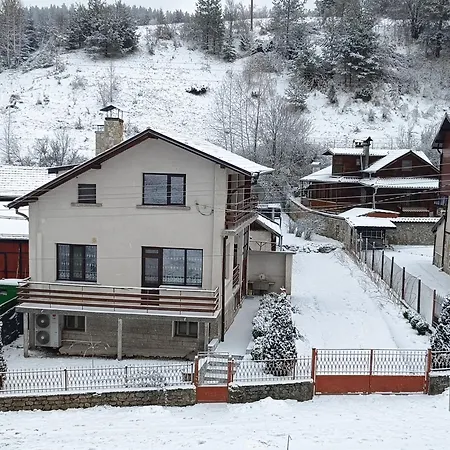 Guest house Detached рилски кът Madzhare